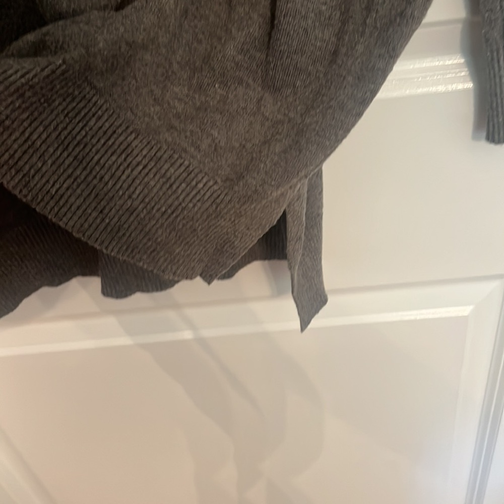 Gray sweater - Picture 3 of 4